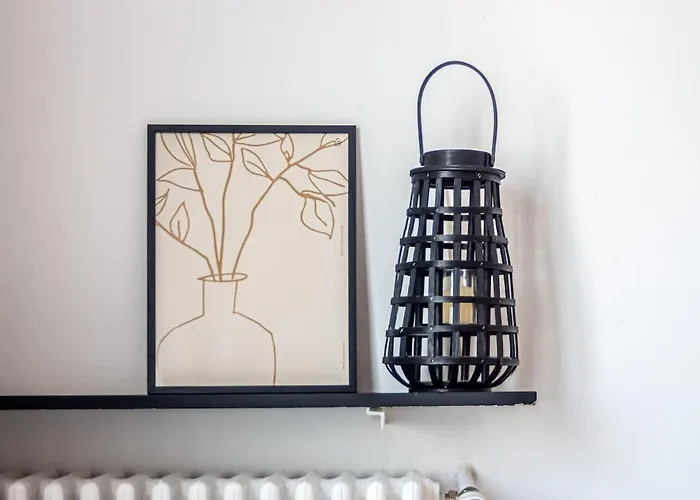 Apartment Sunlit Urban Nest - M&n
