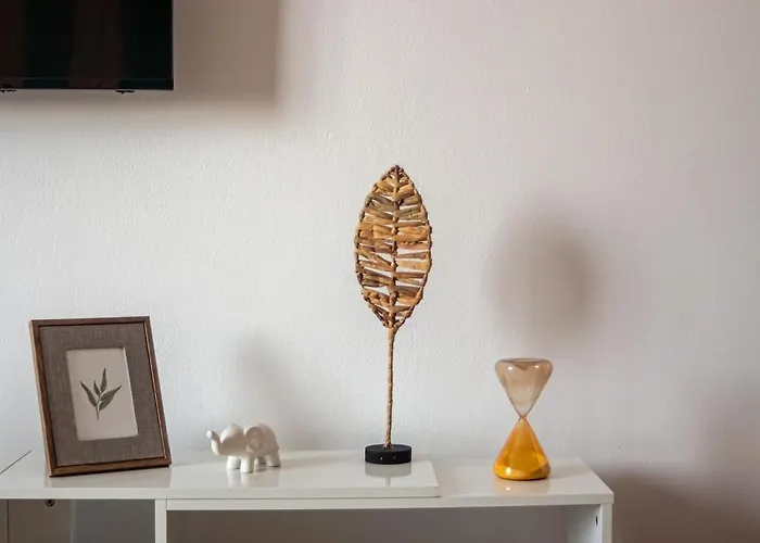Sunlit Urban Nest - M&n Apartment Bukarest