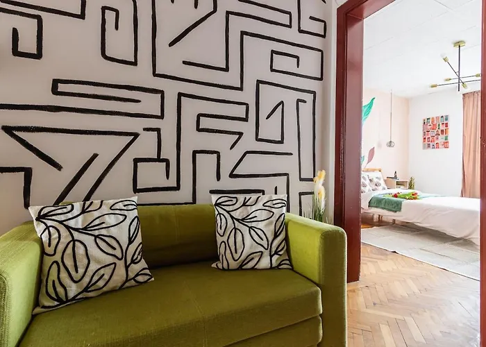 Sunlit Urban Nest - M&n Apartment Bukarest