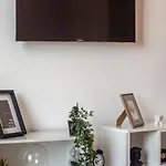 Sunlit Urban Nest - M&n Apartamento