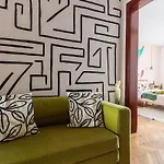 Sunlit Urban Nest - M&n Apartamento Bucareste