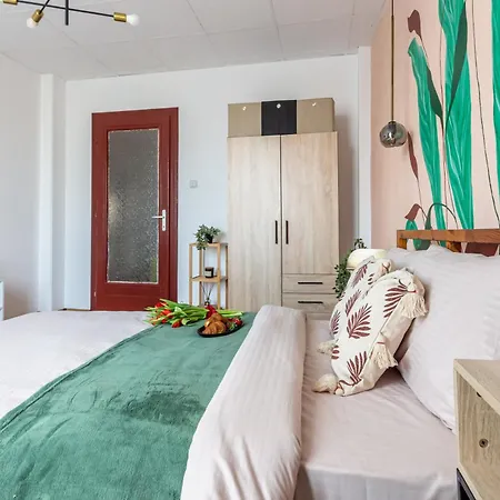 Sunlit Urban Nest - M&n