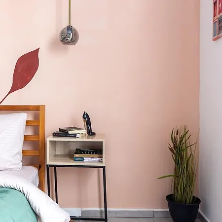 Sunlit Urban Nest - M&n * Bükreş