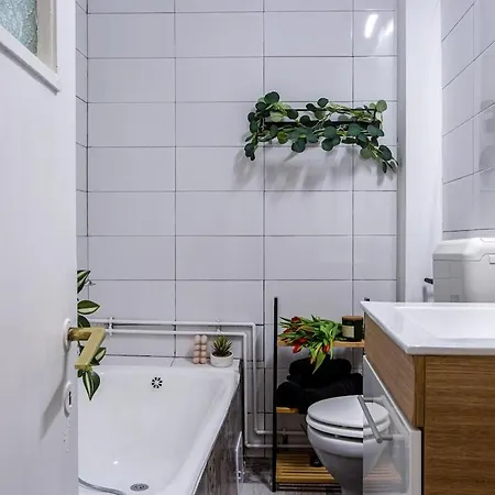 Daire Sunlit Urban Nest - M&n *