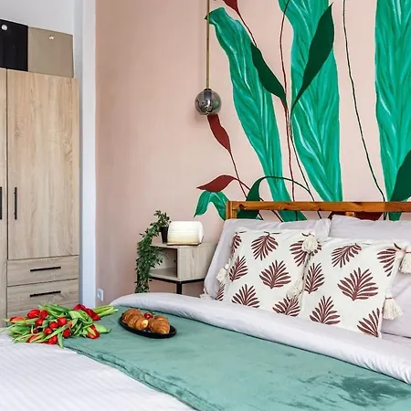 Sunlit Urban Nest - M&n