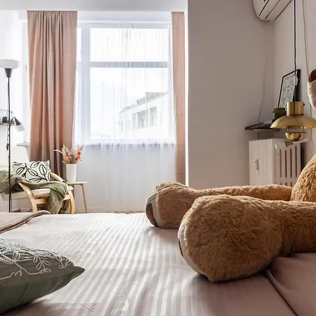 Sunlit Urban Nest - M&n Daire *