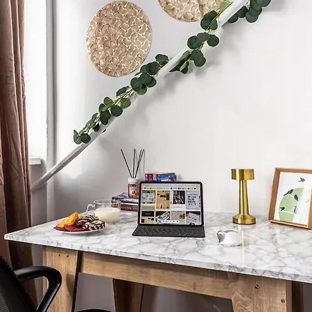 Sunlit Urban Nest - M&n Daire Bükreş