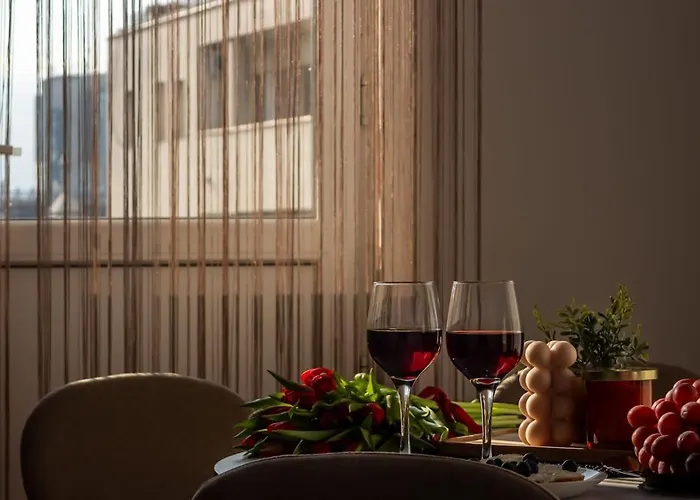 Sunlit Urban Nest - M&n