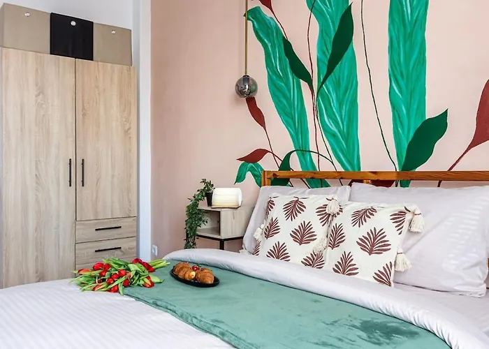 Sunlit Urban Nest - M&n