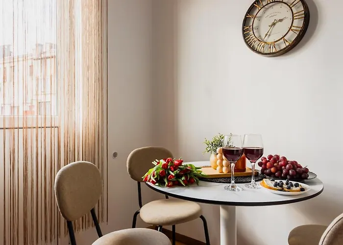 Apartamento Sunlit Urban Nest - M&n