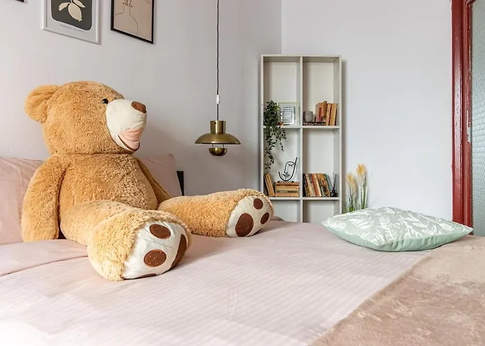 דירה Sunlit Urban Nest - M&n *